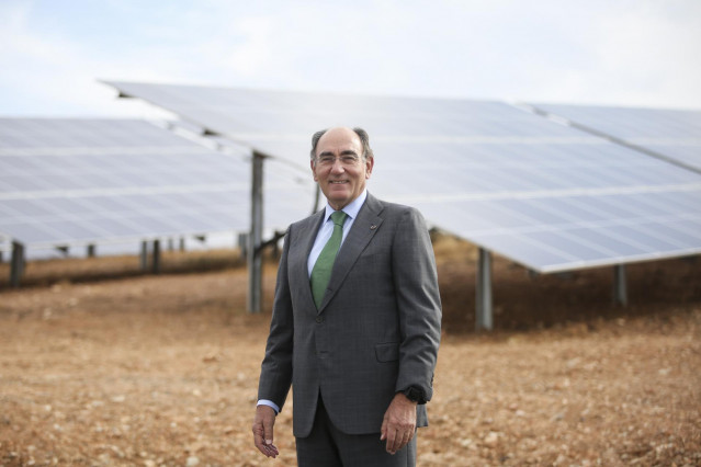 El presidente de Iberdrola, Ignacio Galán, en la planta de Andevalo