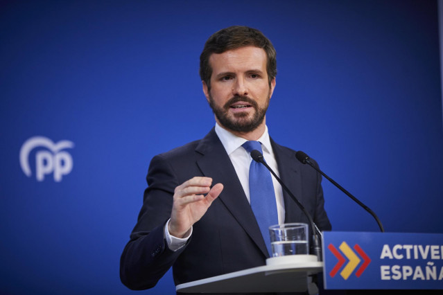 El presidente del Partido Popular (PP) Pablo Casado, comparece en rueda de prensa para hacer balance del año 2020 en la sede del partido, en Madrid (España), a 29 de diciembre de 2020.