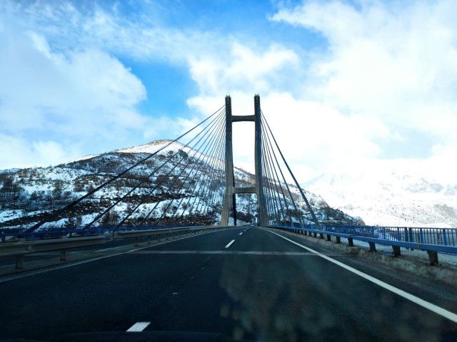 Autopista del Huerna con nieve