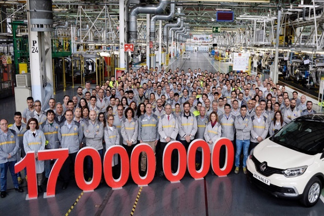 Renault España fabrica su vehículo número 17 millones.