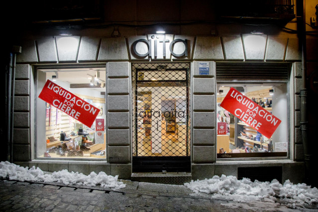 Una tienda cerrada en Toledo, Castilla-La Mancha (España), a 19 de enero de 2021.