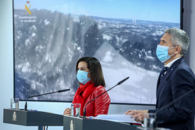 La ministra de Defensa, Margarita Robles y el ministro del Interior, Fernando Grande-Marlaska, en una rueda de prensa por el temporal Filomena