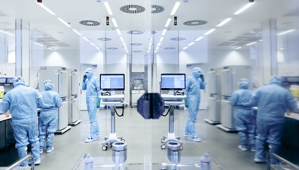 Personal de laboratorio de Novartis