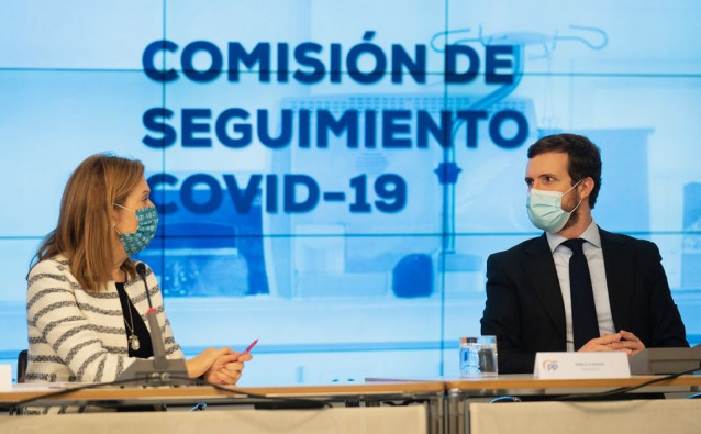 El líder del PP, Pablo Casado, preside la reunión de la Comisión de Seguimiento del Covid-19 del PP. Le acompañan, entre otros la vicesecretaria del PP, Ana Pastor. En Madrid, a 27 de enero  de 2020.