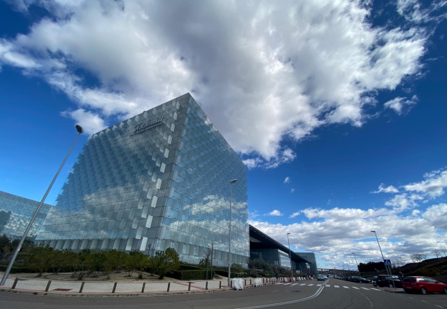 Edificio donde se encuentra la sede de Telefónica ubicada en Ronda de la comunicación, Madrid (España)