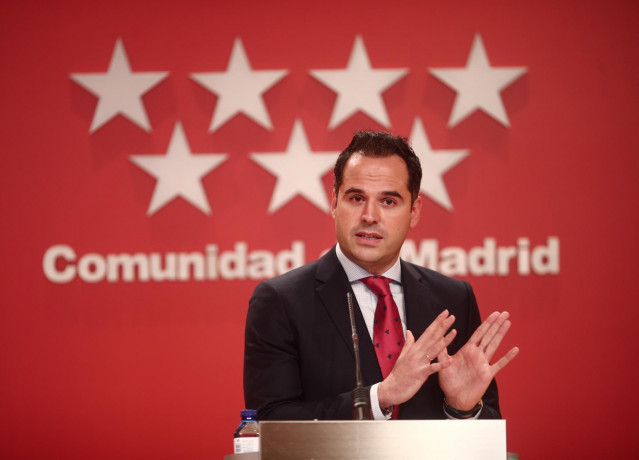 El vicepresidente de la Comunidad de Madrid, Ignacio Aguado, interviene en la rueda de prensa convocada posterior al Consejo de Gobierno de la Comunidad de Madrid celebrada en la Real Casa de Correos, Madrid, (España), a 27 de enero de 2021.