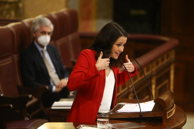 La líder de Cs, Inés Arrimadas, interviene durante una sesión plenaria en el Congreso.