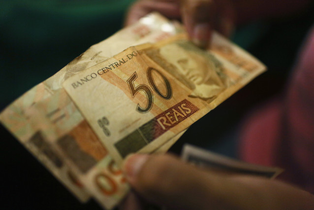 Un billete de 50 reales brasileños