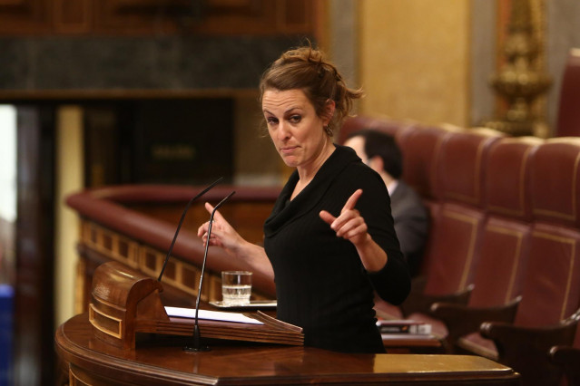 La diputada de la CUP en el Congreso Mireia Vehí, interviene durante una sesión plenaria en la Cámara Baja, en Madrid (España), a 30 de noviembre de 2020.