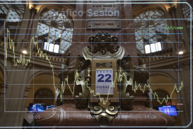 Calendario colocado en el Palacio de la Bolsa, en Madrid, (España), a 22 de enero de 2021.