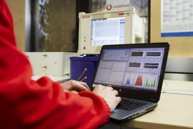 Vodafone y Nokia prueban una nueva tecnología de red de banda ancha de nueva generación de 100 Gbps