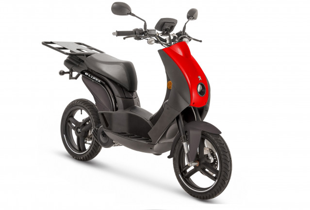 Peugeot Motocycles lanza en España la versión profesional de su scooter eléctrico e-Ludix.