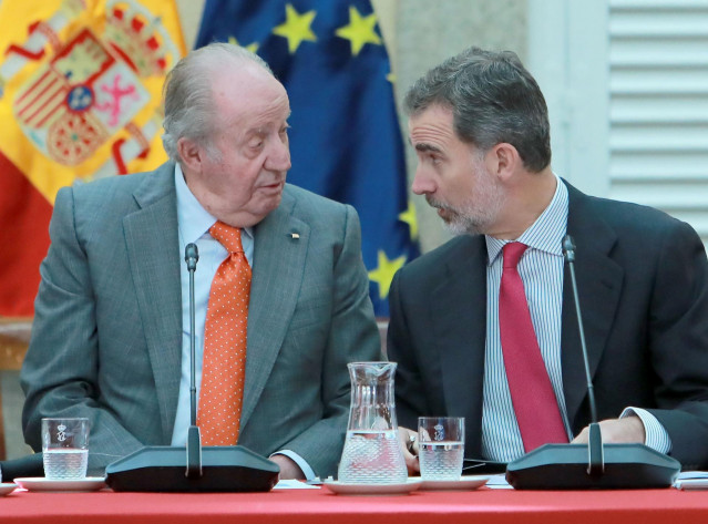 Archivo - FOTO ARCHIVO: FELIPE VI Y JUAN CARLOS I PRESIDEN LA REUNIÓN DEL PATRONATO DE LA FUNDACIÓN COTEC