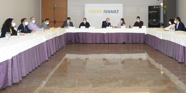 Firma del convenio colectivo de Renault.