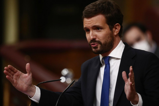 El líder del PP, Pablo Casado, interviene durante una sesión de Control al Gobierno en el Congreso de los Diputados, en Madrid, (España), a 24 de febrero de 2021.