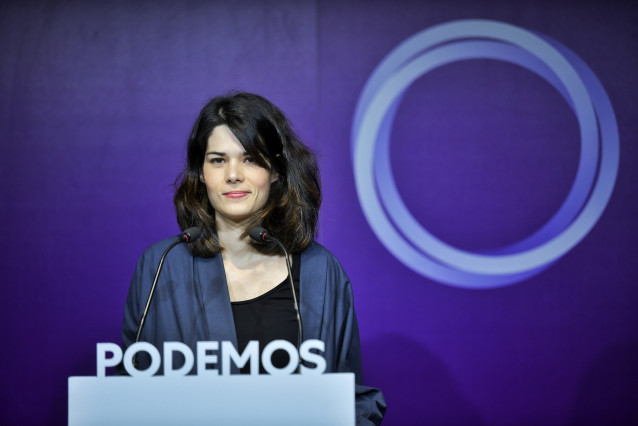 La portavoz de Podemos, Isa Serra, interviene en una rueda de prensa en la sede del partido para valorar la actualidad política.