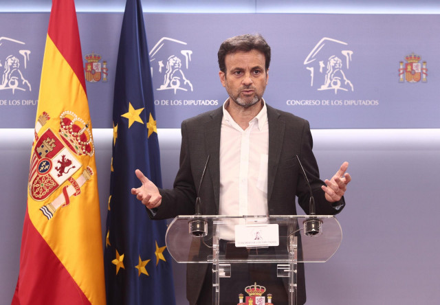 El presidente del grupo parlamentario de Unidas Podemos en el Congreso, Jaume Asens, durante una rueda de prensa posterior a una reunión de la Junta de Portavoces en el Congreso de los Diputados, en Madrid (España), a 16 de febrero de 2021.