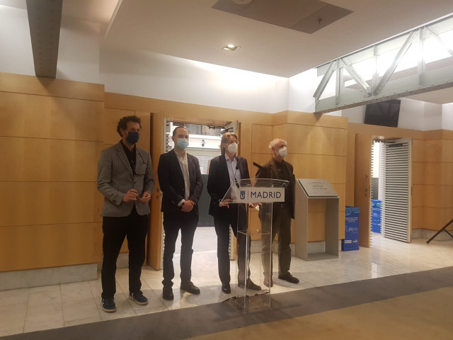 Marta Higueras, junto a los concejales madrileños José Manuel Calvo, Felipe llamas y Luis Cueto, que dejarán Más Madrid