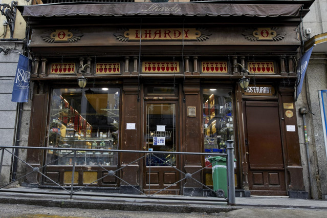 Archivo - El restaurante Lhardy en Madrid.