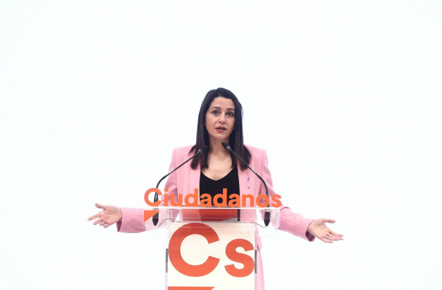 La presidenta de Ciudadanos, Inés Arrimadas, ofrece una rueda de prensa posterior a la reunión del Comité Permanente del partido en su sede de Madrid.