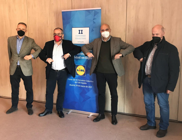 Lidl firma con UGT y CC.OO. El nuevo convenio colectivo que contempla una subida salarial de al menos el 5%