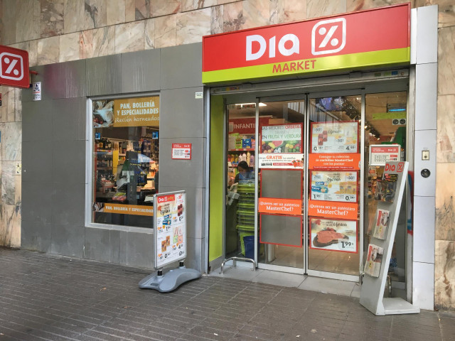 Archivo - Imagen de un supermercado Dia en la capital de Madrid.