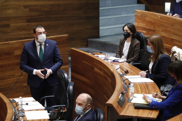 Adrián Barbón en el Pleno