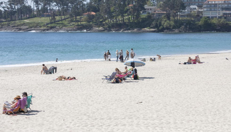 EuropaPress 3624275 varias personas playa sanxenxo pontevedra galicia espana 27 marzo 2021