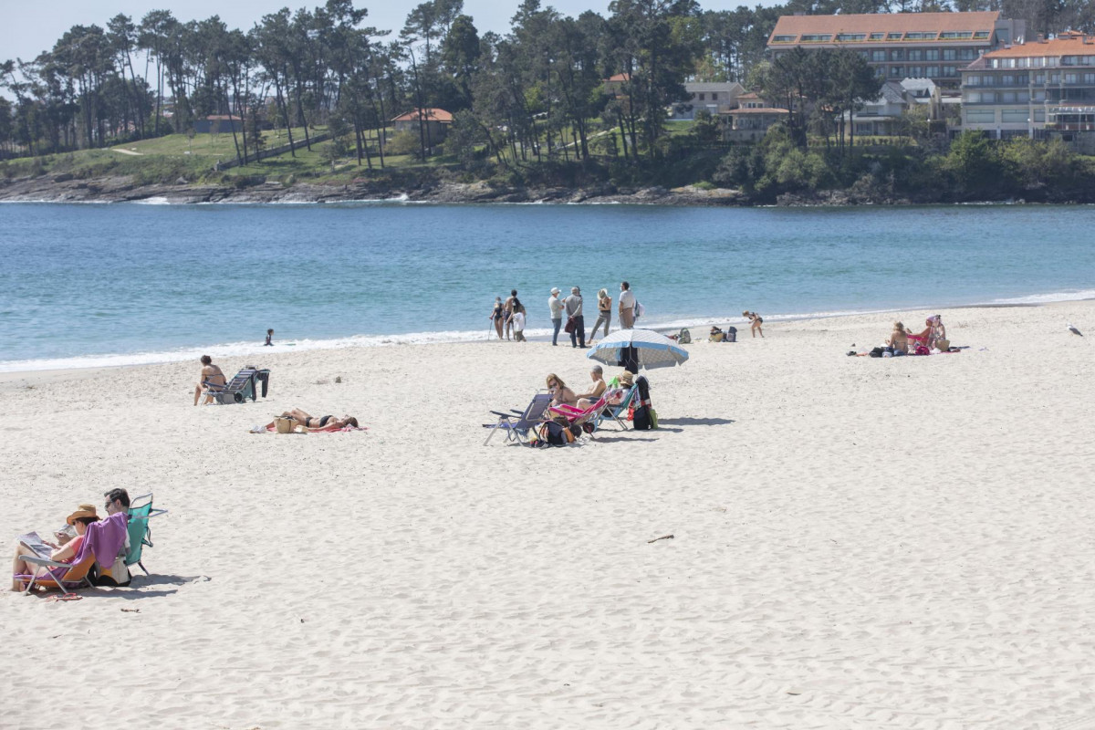 EuropaPress 3624275 varias personas playa sanxenxo pontevedra galicia espana 27 marzo 2021