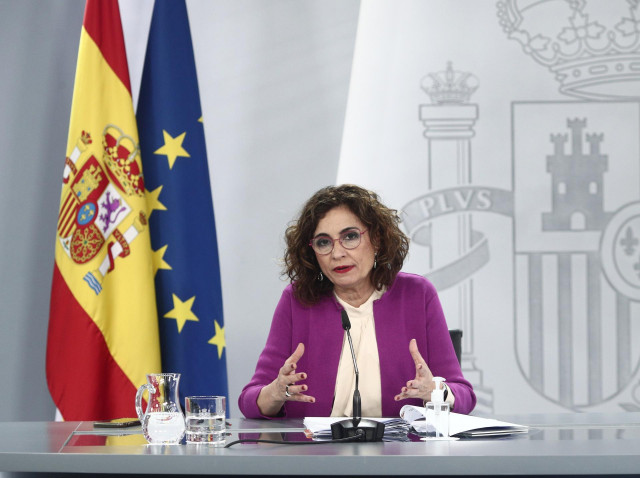 La ministra de Hacienda y portavoz del Gobierno, María Jesús Montero, durante una rueda de prensa posterior al Consejo de Ministros, en La Moncloa, en Madrid (España), a 30 de marzo de 2021