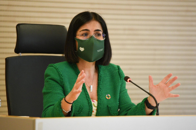 La ministra de Sanidad, Carolina Darias,en una rueda de prensa en Valencia.