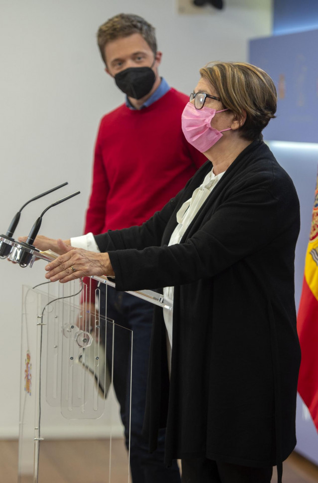 La diputada de Más País-Equp, Inés Sabanés, interviene en una rueda de prensa en el Congreso