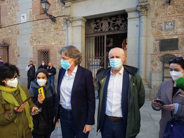 Los ediles de Recupera Madrid Marta Higueras y Luis Cueto