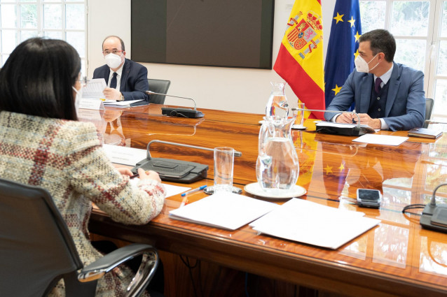 Archivo - (I-D) La ministra de Sanidad, Carolina Darias; el ministro de Política Territorial y Función Pública, Miquel Iceta, y el presidente del Gobierno, Pedro Sánchez, durante la reunión del Comité de Seguimiento del Coronavirus, en Madrid (España), a