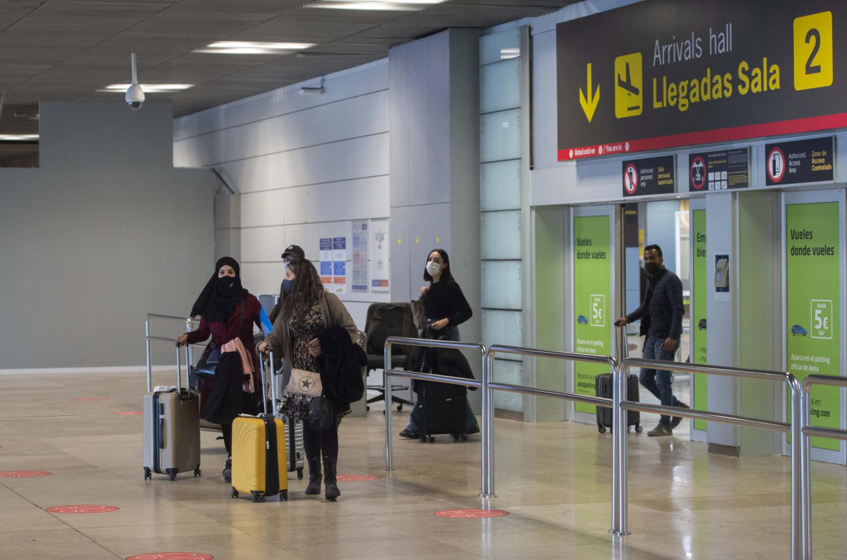 EuropaPress 3627889 varias viajeros vuelo procedente casablanca marruecos terminal t1