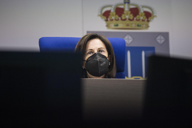 La ministra de Defensa, Margarita Robles durante una reunión por videoconferencia con los comandantes de los mandos componentes de la operación “Misión Baluarte”