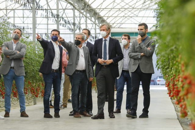 González Terol (PP) visita las instalaciones del Grupo Caparrós en Almería