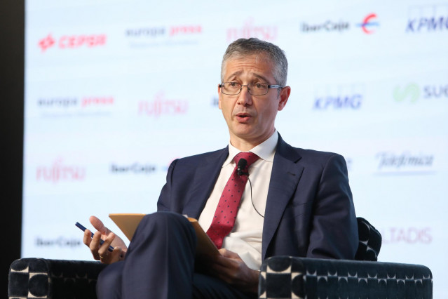 El gobernador del Banco de España, Pablo Hernández de Cos, interviene durante un Desayuno Informativo de Europa Press celebrado en el Auditorio El Beatriz Madrid, en Madrid, (España), a 29 de marzo de 2021.