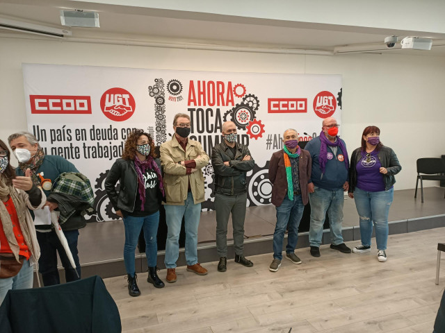 El secretario general de CCOO, Unai Sordo, y el de UGT, Pepe Álvarez, al comienzo de la rueda de prensa por el 1 de Mayo.