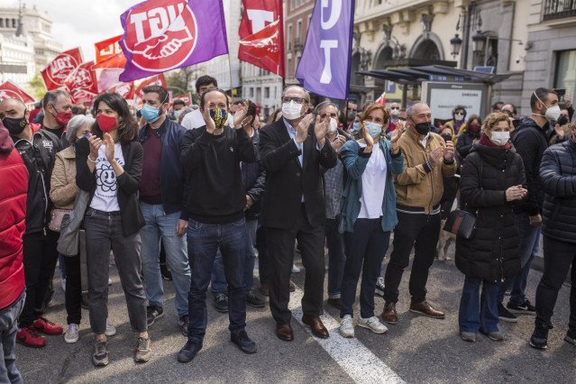 (I-D) La 'número 2' de Unidas Podemos para las elecciones a la Asamblea de Madrid, Isa Serra; el candidato del partido a la Presidencia de la Comunidad de Madrid, Pablo Iglesias; el candidato del PSOE, Ángel Gabilondo, y la candidata de Más Madrid, Mónica