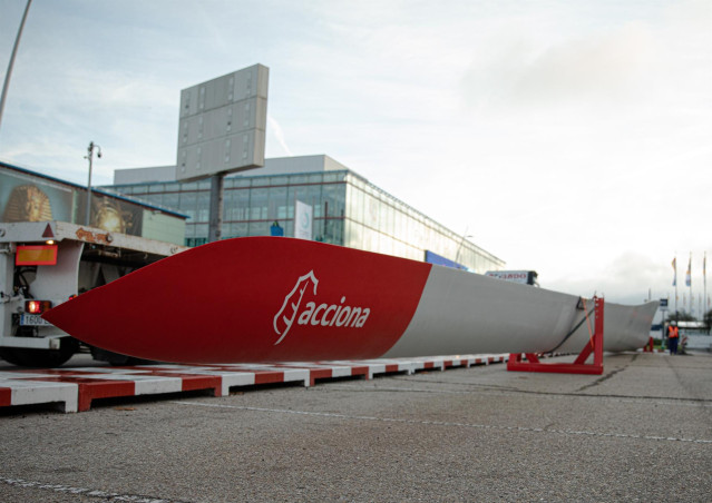 Archivo - Pala de aerogenerador eólico de Acciona