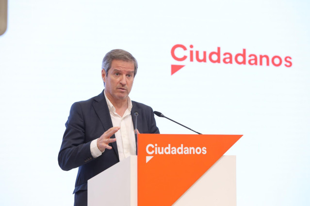 Archivo - Imagen de recurso del secretario de Comunicación de Ciudadanos (Cs), Daniel Pérez Calvo, durante una rueda de prensa tras la la reunión del Comité Permanente del partido.