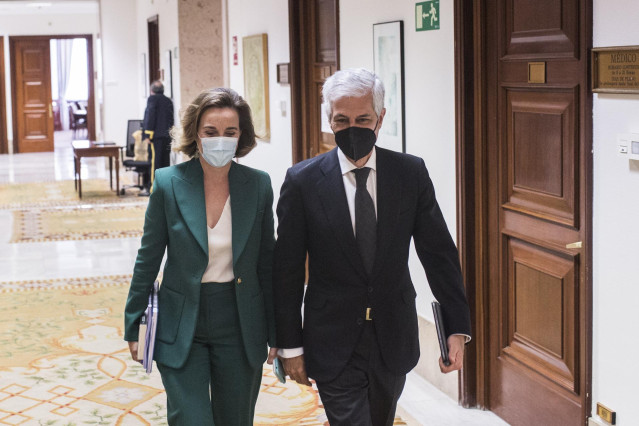 La portavoz del PP en el Congreso, Cuca Gamarra y el secretario cuarto de la Mesa del Congreso de los Diputados, Adolfo Suárez Illana a su llegada a una Junta de Portavoces, a 5 de mayo de 2021