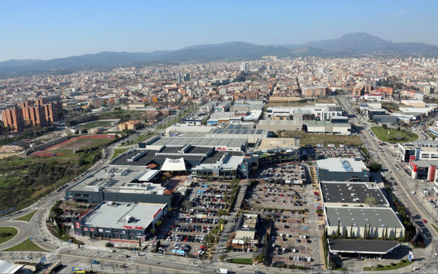 Archivo - Parque comercial Parc Vallès, en Terrassa (Barcelona).
