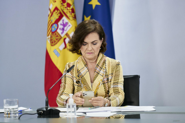 La vicepresidenta primera, Carmen Calvo, comparece en rueda de prensa posterior al Consejo de Ministros en Moncloa, a 4 de mayo de 2021, en Madrid (España)