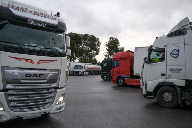 Archivo - Coronavirus.- El Gobierno amplía la validez de las tarjetas de tacógrafo de los transportistas