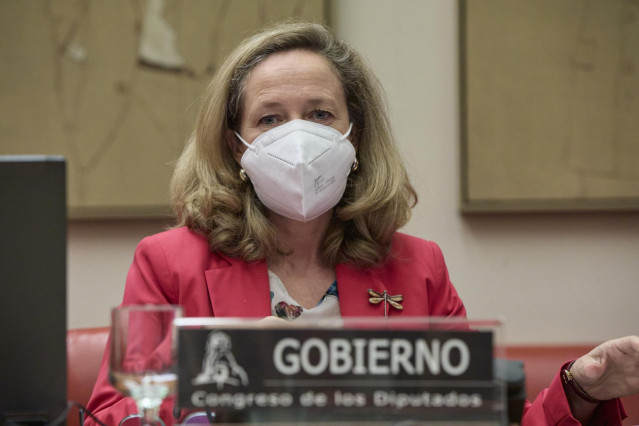 La vicepresidenta segunda del Gobierno y ministra de Asuntos Económicos y Transformación Digital, Nadia Calviño, comparece en comisión de su departamento, en el Congreso