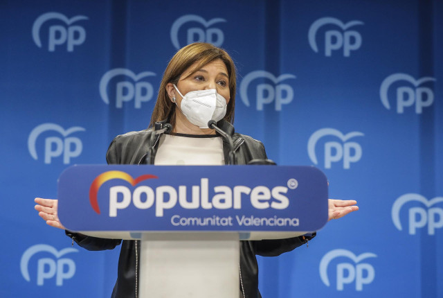 La hasta ahora presidenta del PPCV, Isabel Bonig, durante la rueda de prensa en la que ha anunciado que deja el acta y la portavocía en Les Corts, a 6 de mayo de 2021, en Valencia, Comunidad Valenciana (España).