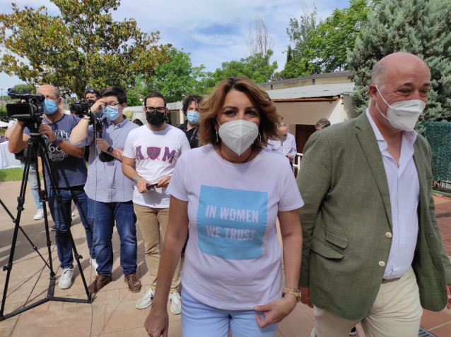 Susana Díaz, junto a Antonio Ruiz, en Córdoba.