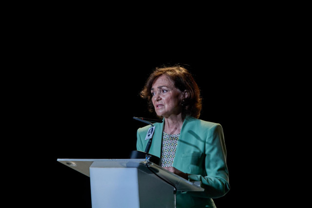 La vicepresidenta primera del Gobierno y ministra de Presidencia, Relaciones con las Cortes y Memoria Democrática, Carmen Calvo, clausura el acto de Estado de recuerdo y homenaje al exilio español, a 8 de mayo de 2021, en Madrid, (España). Con este acto f
